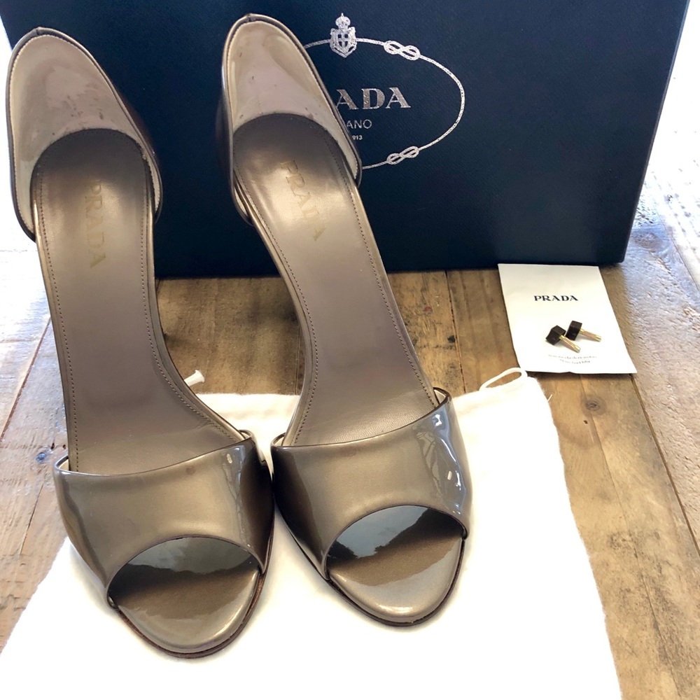 Stunning Prada Taffetas Vogue Pumps, Sz 40